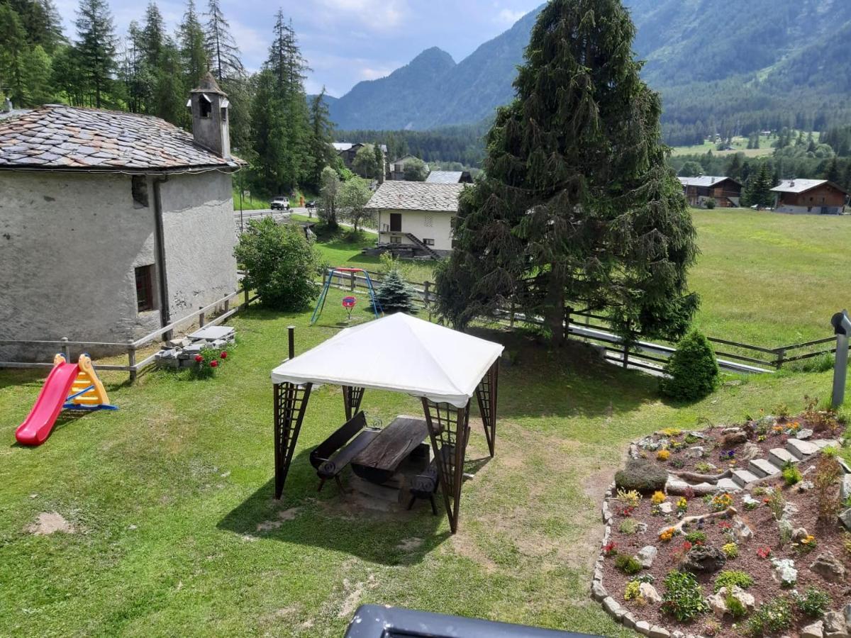 The Snow - Appartamento Panoramico Con Balcone Champoluc Exterior foto